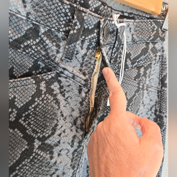 Adrianna Goldschmied Womens Pencil Midi Skirt Sz 23R Black & Gray Snake Print - Picture 6 of 14